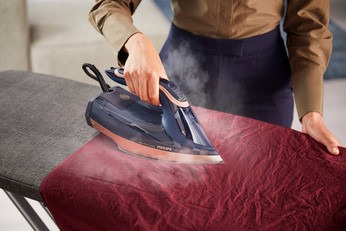 Philips Azur 8000 Series DST8050/20 product in use