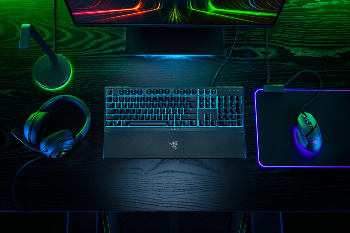 Razer Ornata V3 X Gaming Keyboard AZERTY product in use