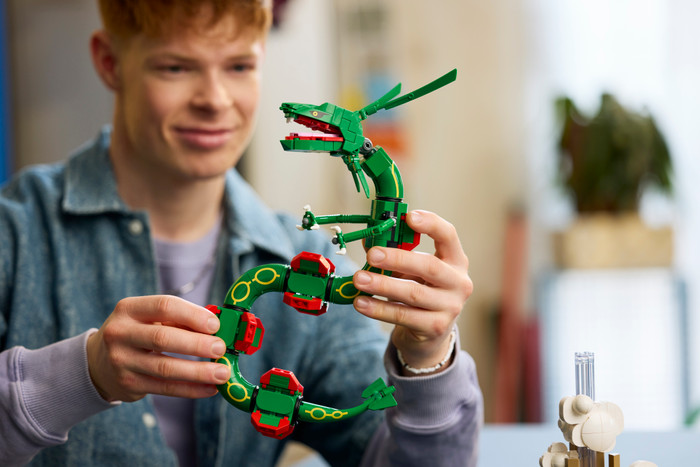 LEGO Pokémon Rayquaza 72168 product in gebruik
