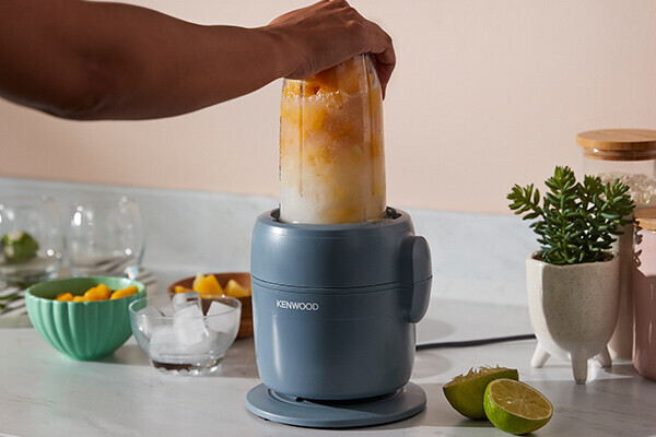 Kenwood Multipro Go FDP23.380GY Storm Blue product in gebruik