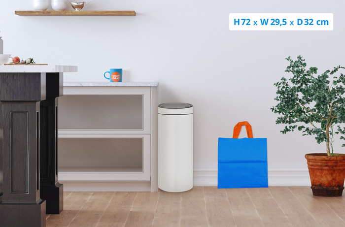 Brabantia Touch Bin 30L White + Trash Bags (120 units) visual Coolblue 1