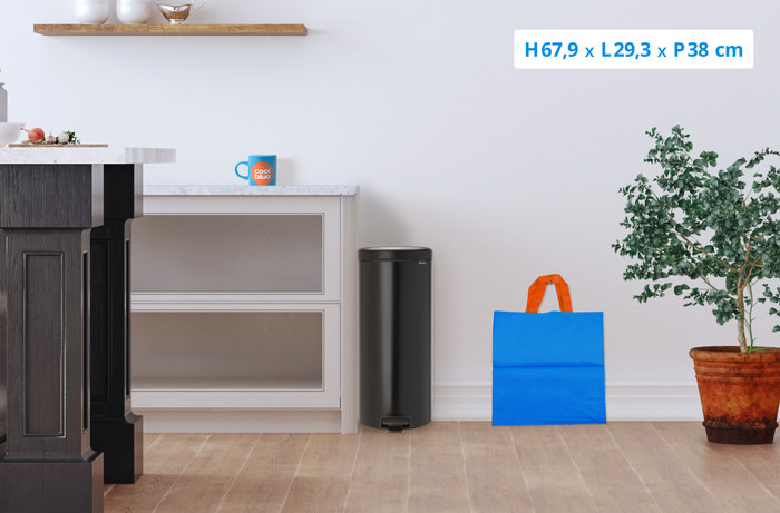 Brabantia NewIcon Poubelle à Pédale 30 Litres Matt Black visuel Coolblue 1