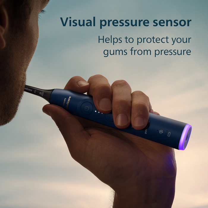Philips Sonicare Series 7500 HX7423/10 Blauw product in gebruik