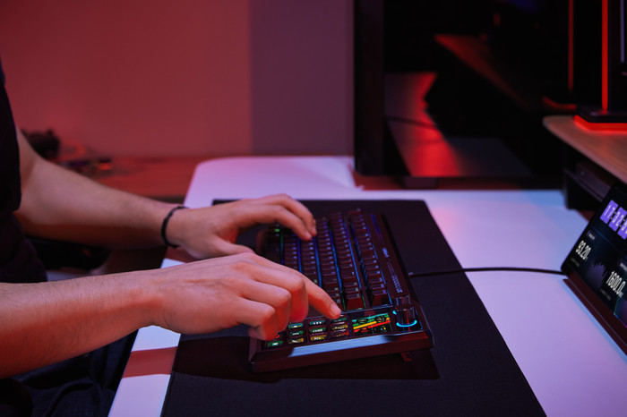 Corsair GALLEON 100 SD Gaming Toetsenbord Azerty product in gebruik