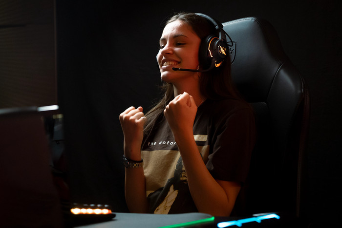 JBL Quantum 910 Wireless product in gebruik