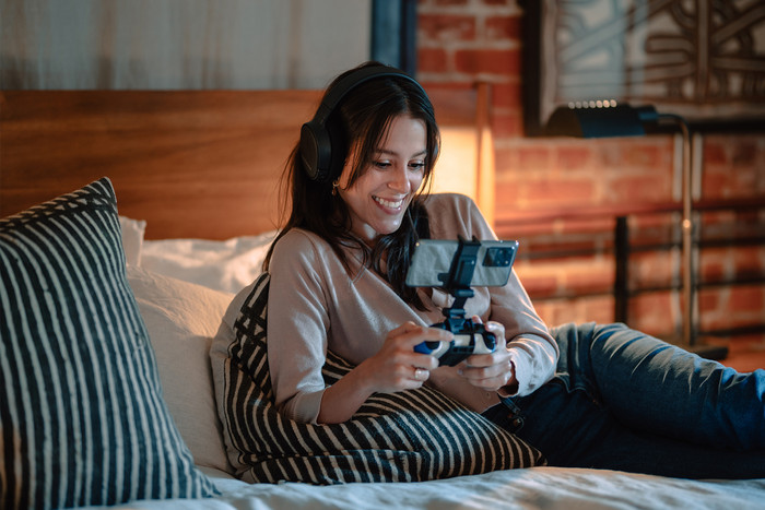 Microsoft Xbox Series X en S Wireless Controller Blauw product in gebruik