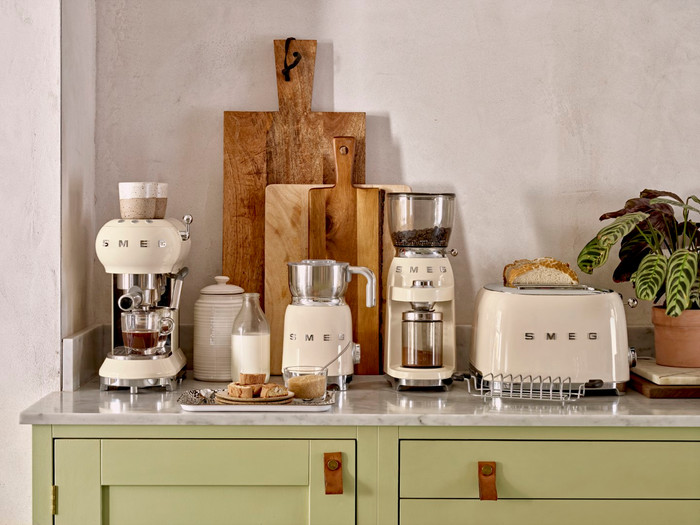 Smeg MFF11CREU Crème produit à l'usage
