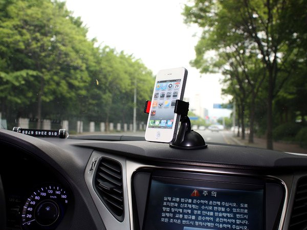 AnyGrip Stretchy Universal Passive Holder product in use