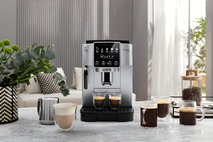 De'Longhi Magnifica Start ECAM220.30.SB product in use