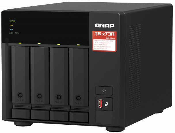 QNAP TS-473A-8G linkerkant
