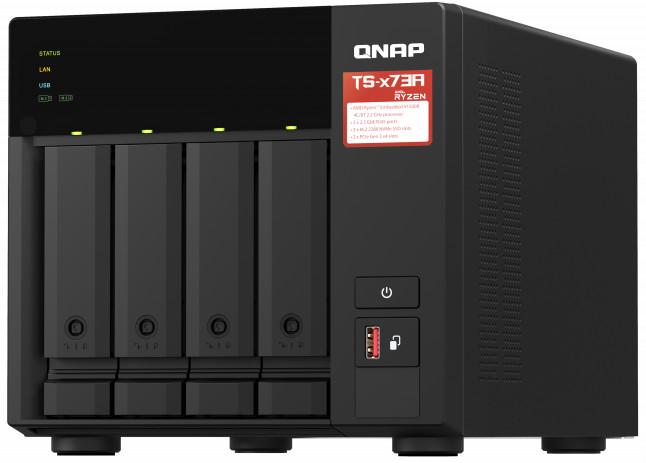 QNAP TS-473A-8G linkerkant