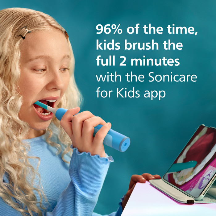 Philips Sonicare For Kids 3+ Smart HX6600/42 Blauw product in gebruik