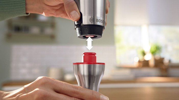 Bosch ErgoMaster Series 6 MSM6M810 product in use