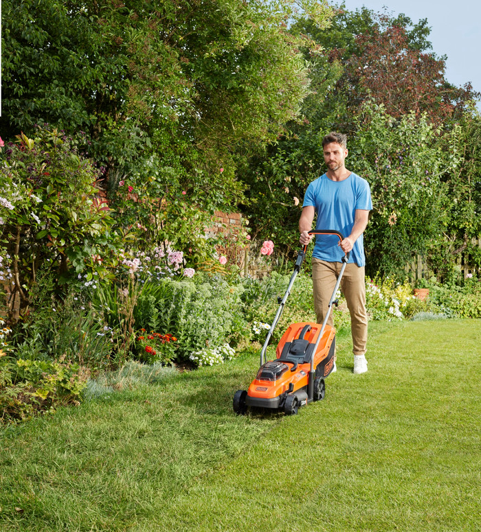 BLACK+DECKER BCMW33184L2 product in gebruik