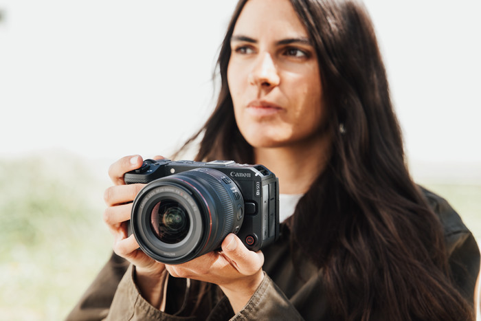 Canon EOS R6 V + RF 20-50mm f/4L IS USM PZ product in gebruik