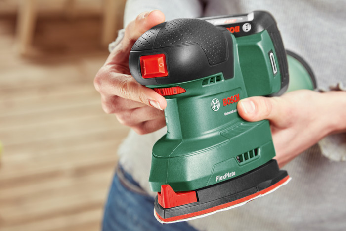 Bosch Universal Sander 18V-10 + POWER FOR ALL 18 V Batterie 2,5 Ah Set produit à l'usage