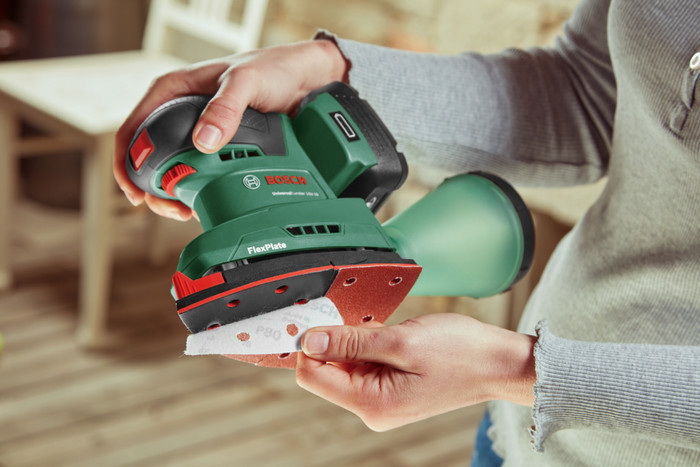 Bosch Universal Sander 18V-10 + POWER FOR ALL 18 V Batterie 2,5 Ah Set produit à l'usage