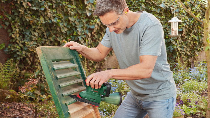 Bosch Universal Sander 18V-10 + POWER FOR ALL 18 V Batterie 2,5 Ah Set produit à l'usage