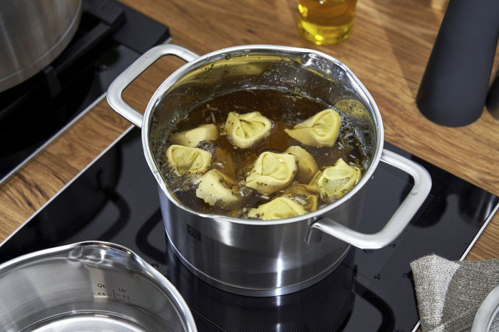 Demeyere Zwilling TrueFlow cookware set product in use