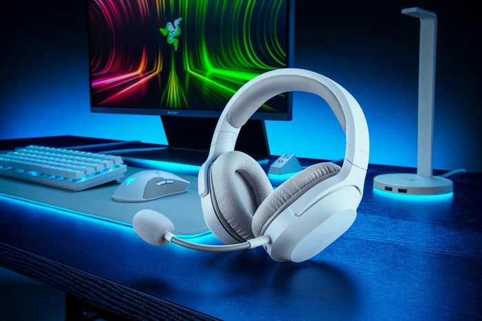 Razer Barracuda X Wireless Gaming Headset - Mercury White (2022) product in use