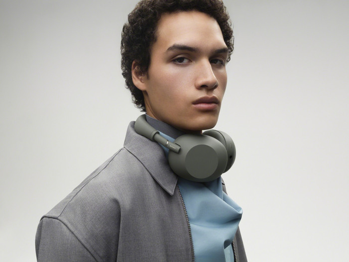 Sony WH1000XM6 Groen product in gebruik