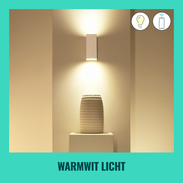 WiZ Up & Down wandlamp wit - Gekleurd en Wit licht - GU10 product in gebruik