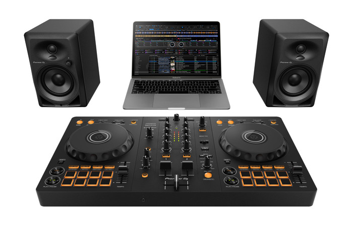 Pioneer DJ DDJ-FLX4 + Pioneer DJ HDJ-CUE1 + Pioneer DJ DM-50D-BT Black product in use