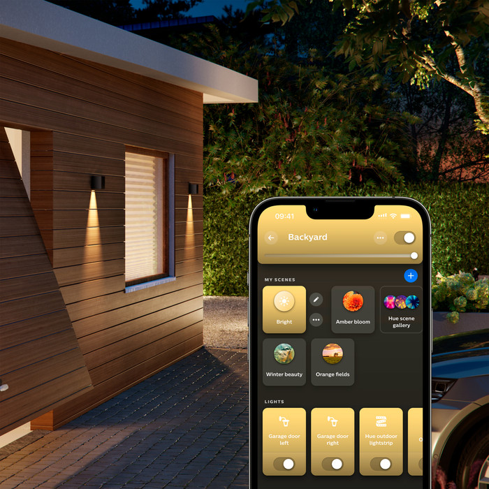 Philips Hue Resonate Downward White and Color - Black 5-pack product in use
