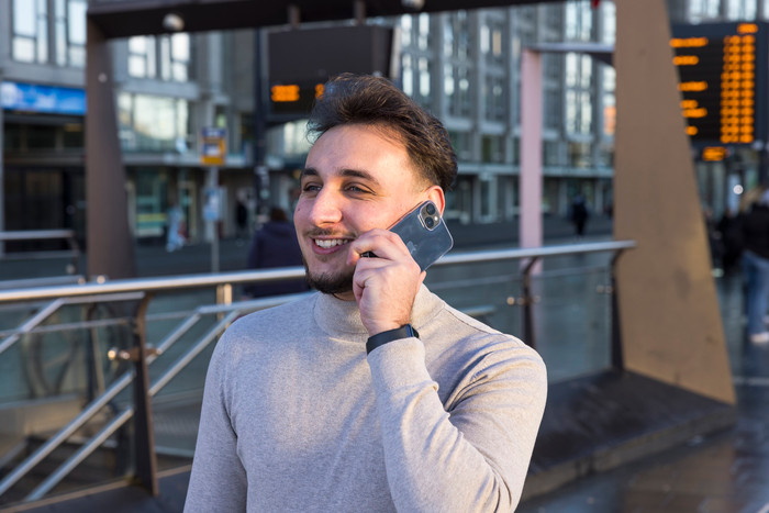 BlueBuilt Soft Case Apple iPhone 14 Plus Back Cover Transparant product in gebruik