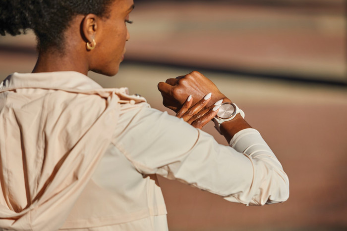 Garmin Vivomove Trend Or Rose/Blanc produit à l'usage