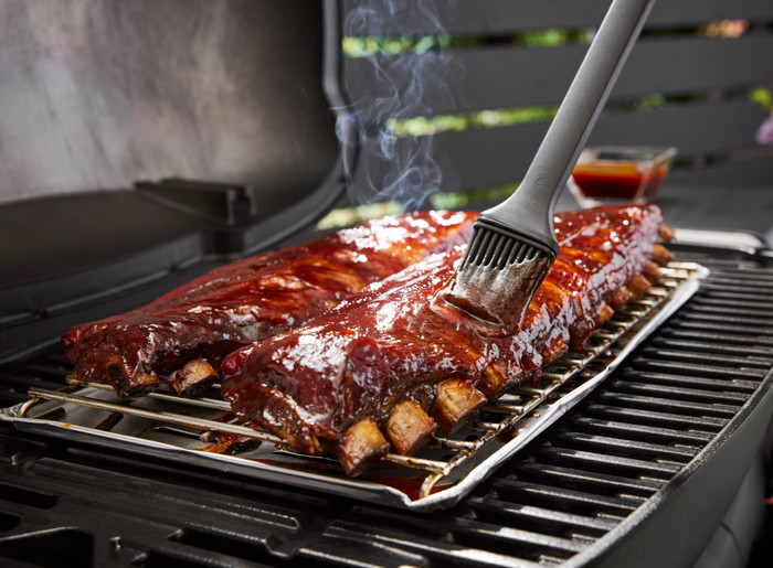 Weber Q 3200N met Onderstel product in gebruik