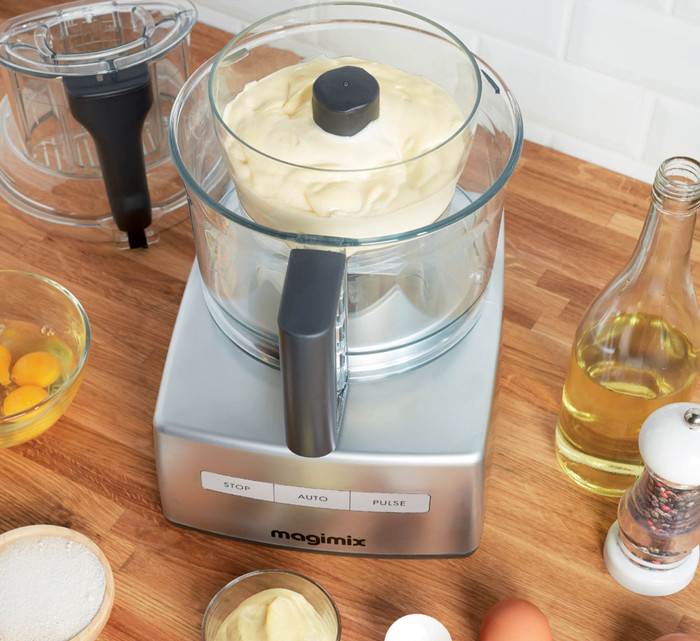 Magimix Cuisine Systeme 4200 XL Mat Chroom product in gebruik