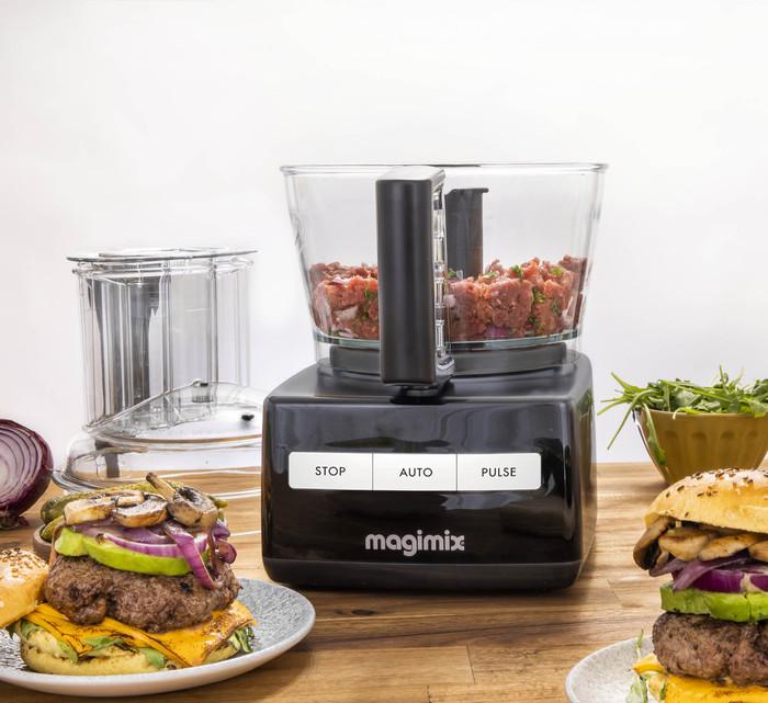 Magimix Cuisine Systeme 4200 XL Black product in use