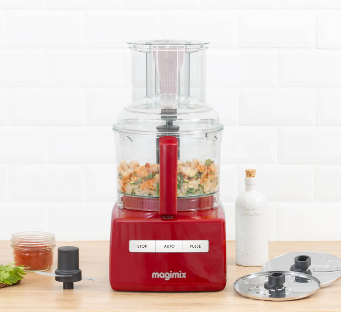 Magimix CS 3200 XL Red product in use