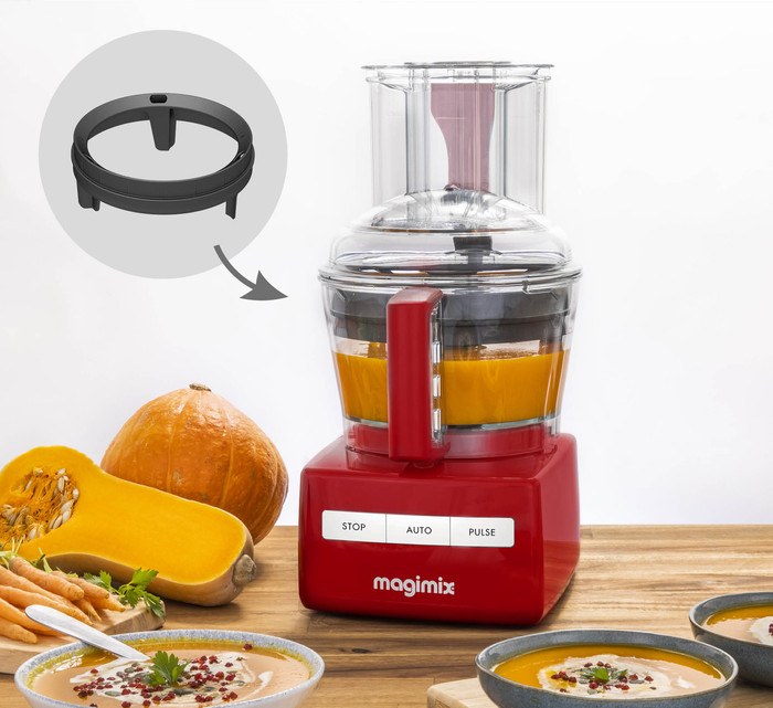 Magimix CS 3200 XL Red product in use