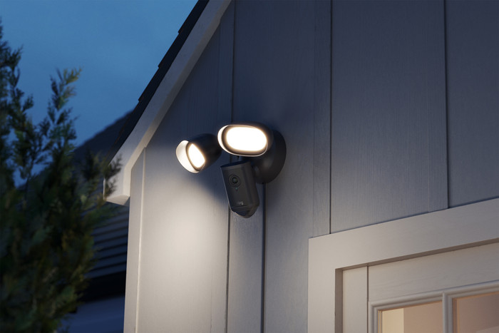 Ring Floodlight Cam Wired Pro 2e Génération Noir produit à l'usage
