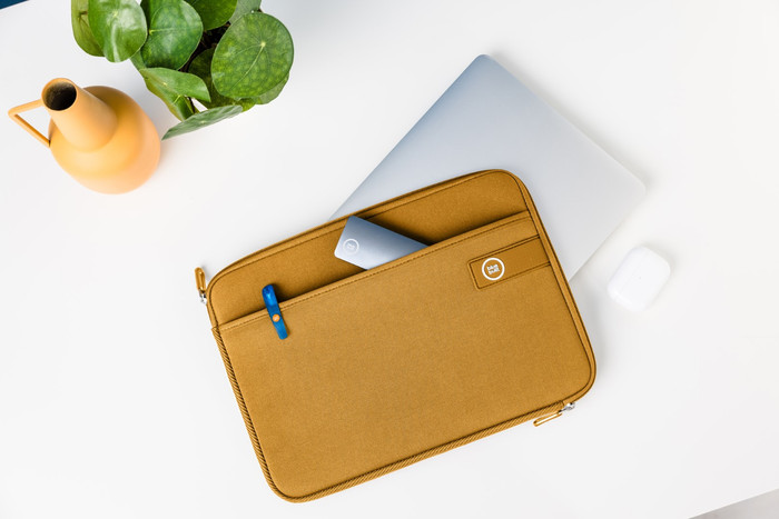 BlueBuilt Housse pour Ordinateurs Portables pour Apple MacBook Pro 16 Pouces Jaune produit à l'usage