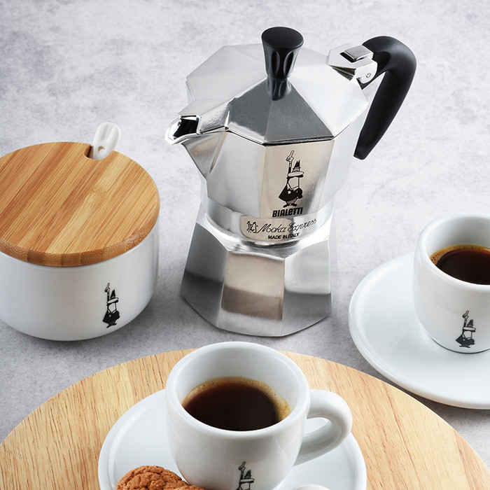 Bialetti Moka Express 4 Cups product in use