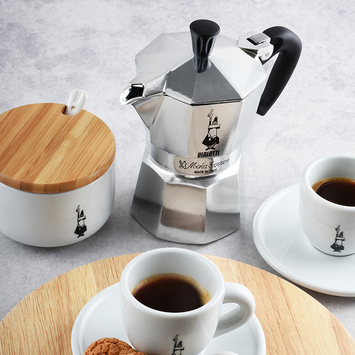Bialetti Moka Express 6 Cups product in use