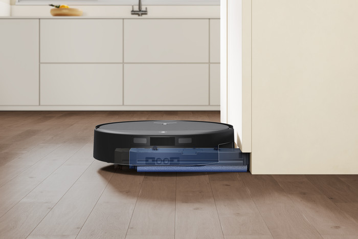 Ecovacs DEEBOT X11S OmniCyclone + Care Kit product in use
