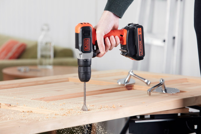 BLACK+DECKER BCD001BAST-QW product in gebruik