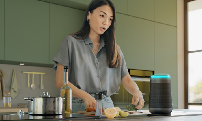 Philips Airfryer XXL Connected HD9285/93 + Baking Pan product in use