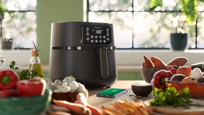 Philips Airfryer XXL Connected HD9285/93 + Baking Pan product in use