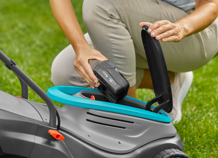 Gardena PowerMax 32/18V P4A Set product in gebruik