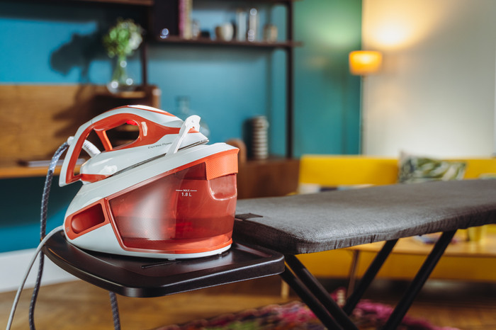 Calor Express Power SV8110C0 product in use