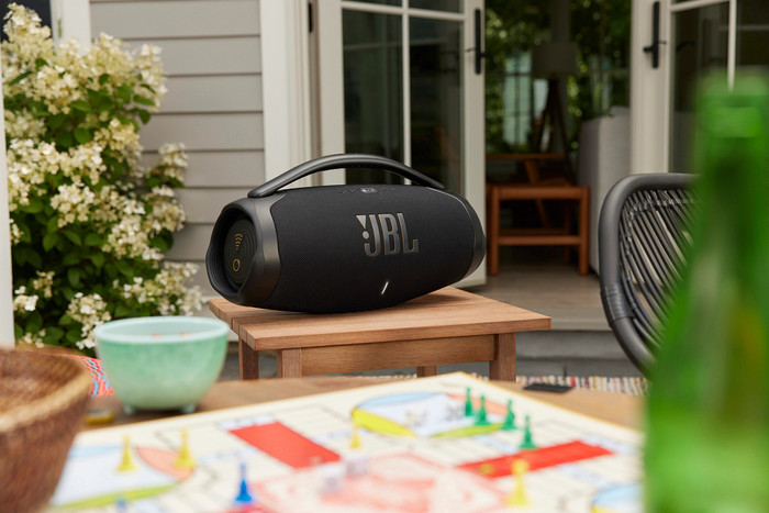 JBL Boombox 3 Wifi zwart product in gebruik