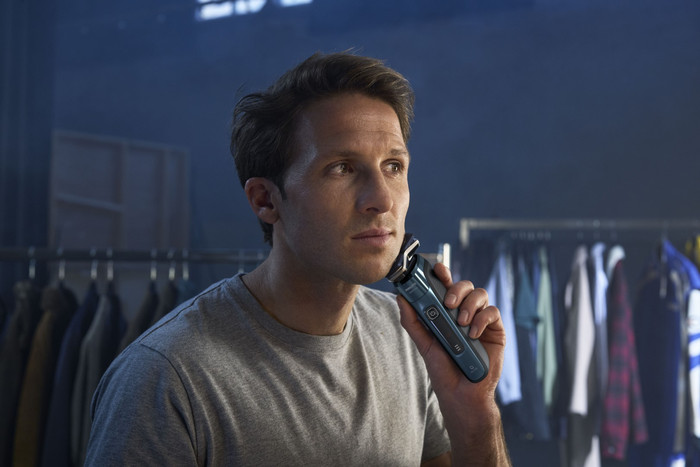 Philips Shaver Series 7000 S7882/55 product in use