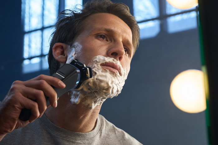 Philips Shaver Series 7000 S7882/55 product in use