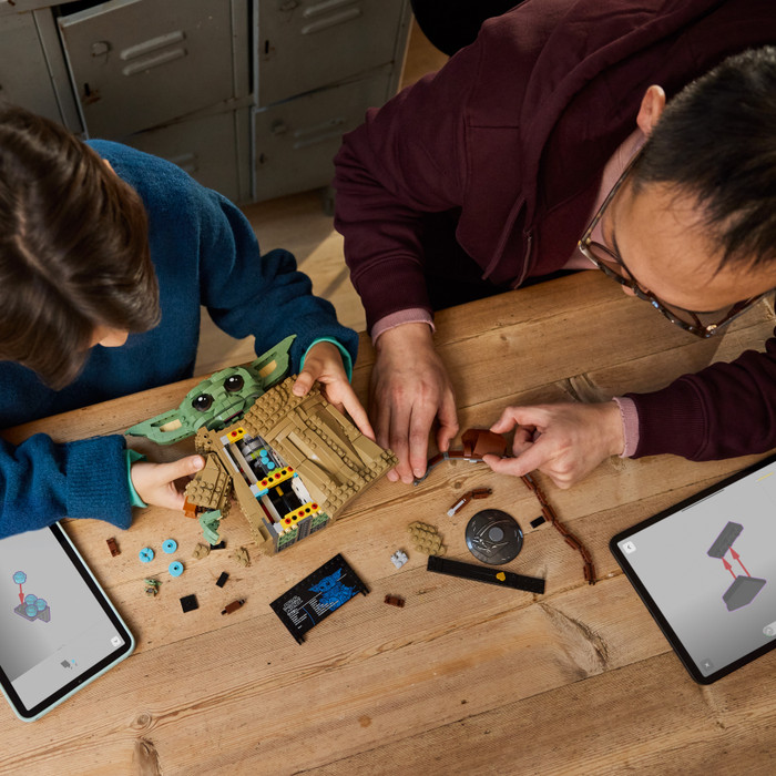 LEGO Star Wars Grogu als leerling van de Mandalorian 75446 product in gebruik