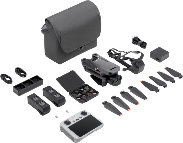 DJI Mavic 3 Pro Fly More Combo + Smart Controller accessory